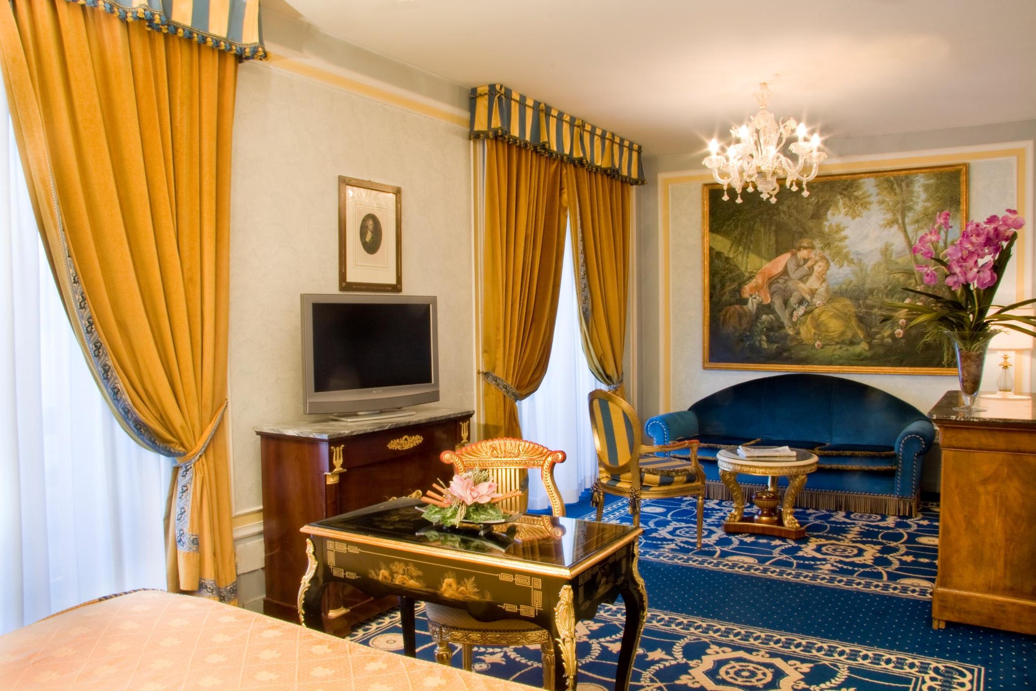 Grand Hotel Des Iles Borromees & Spa Stresa Camera foto A suite at the hotel