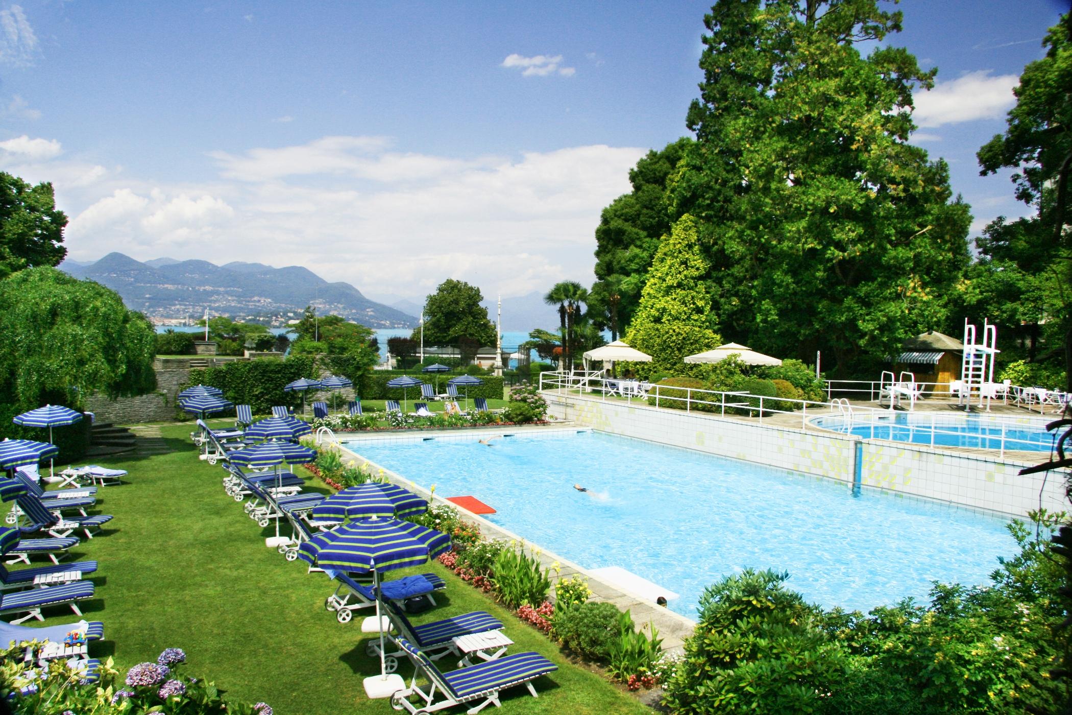 Grand Hotel Des Iles Borromees & Spa Stresa Esterno foto The swimming pool