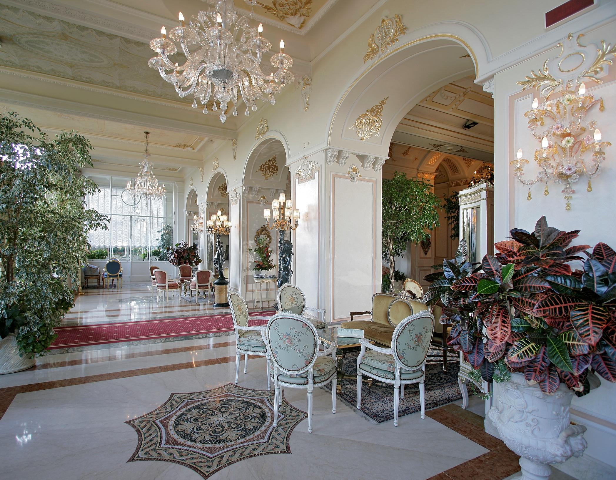 Grand Hotel Des Iles Borromees & Spa Stresa Esterno foto Lobby