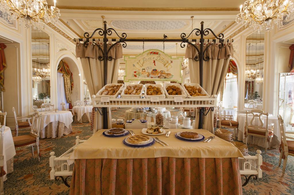 Grand Hotel Des Iles Borromees & Spa Stresa Esterno foto The Palm Court at the Ritz