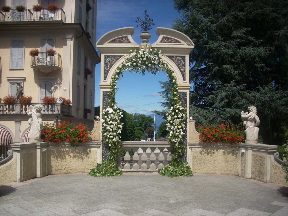 Grand Hotel Des Iles Borromees & Spa Stresa Esterno foto The entrance to the park