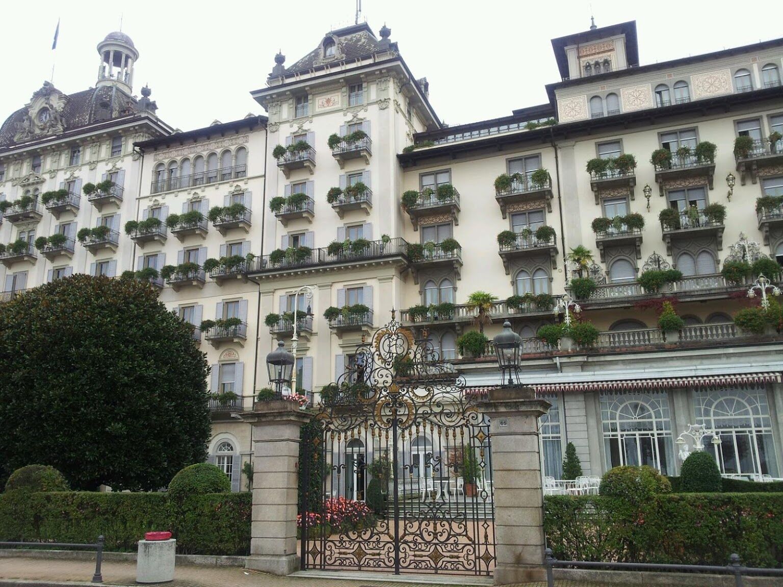 Grand Hotel Des Iles Borromees & Spa Stresa Esterno foto The Hotel de l'Europe